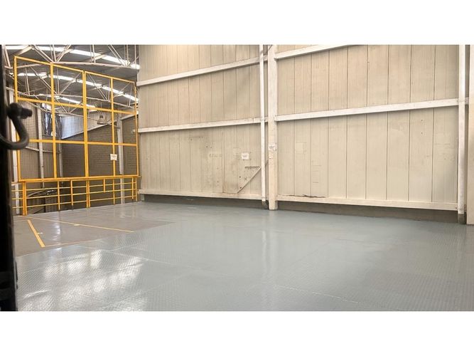 Bodega en arriendo en Trinidad, Medellín, 794 m² · foto 14 de 19