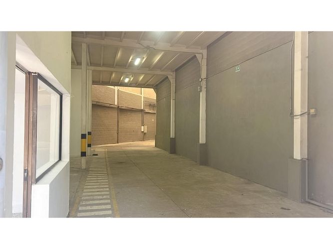 Bodega en arriendo en Trinidad, Medellín, 794 m² · foto 15 de 19