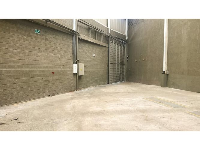Bodega en arriendo en Trinidad, Medellín, 794 m² · foto 17 de 19