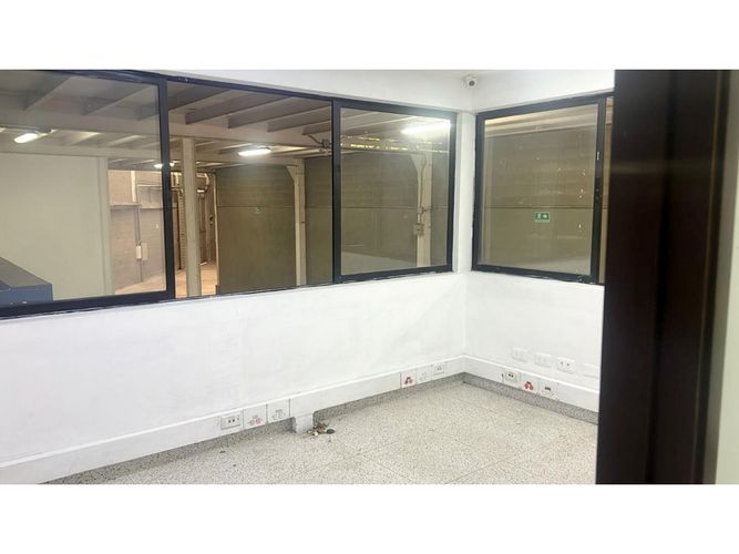 Bodega en arriendo en Trinidad, Medellín, 794 m² · foto 19 de 19