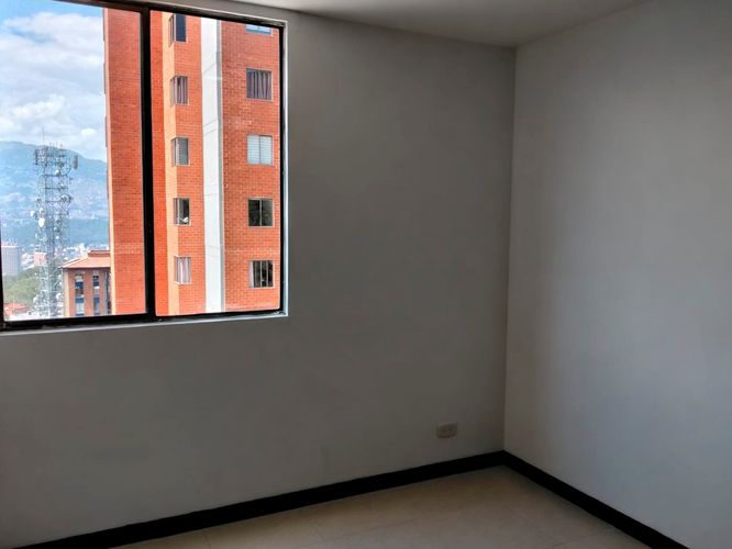 Apartamento de 3 alcobas en arriendo en El Poblado, Medellín, 84 m² · foto 11 de 14