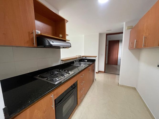 Apartamento de 3 alcobas en arriendo en Cumbres, Envigado, 80 m² · foto 2 de 19