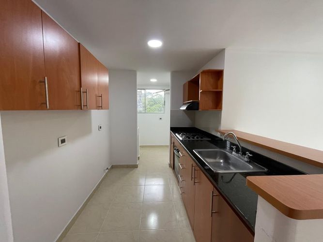 Apartamento de 3 alcobas en arriendo en Cumbres, Envigado, 80 m² · foto 3 de 19