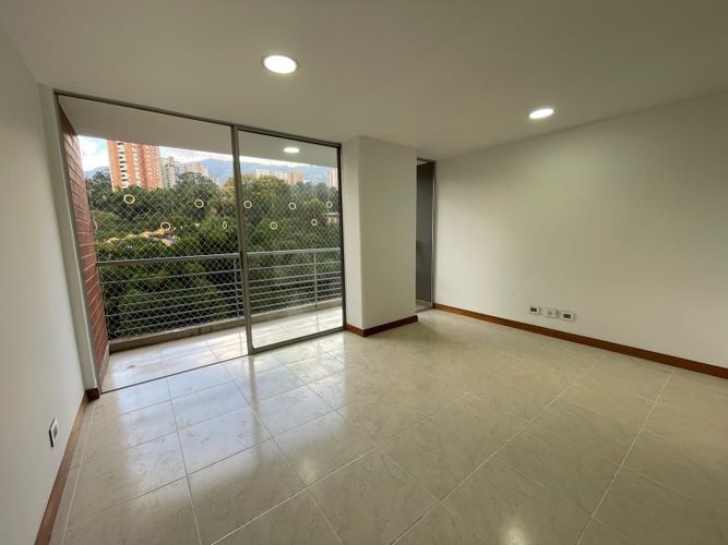 Apartamento de 3 alcobas en arriendo en Cumbres, Envigado, 80 m² · foto 5 de 19