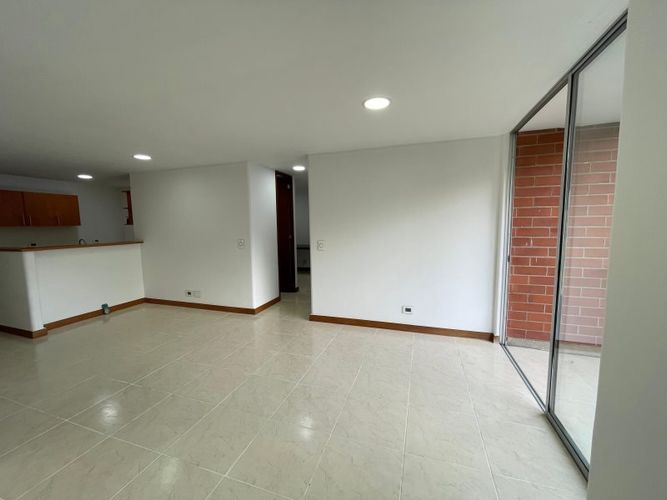 Apartamento de 3 alcobas en arriendo en Cumbres, Envigado, 80 m² · foto 6 de 19
