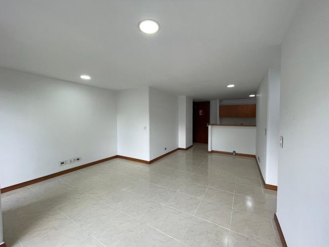 Apartamento de 3 alcobas en arriendo en Cumbres, Envigado, 80 m² · foto 7 de 19