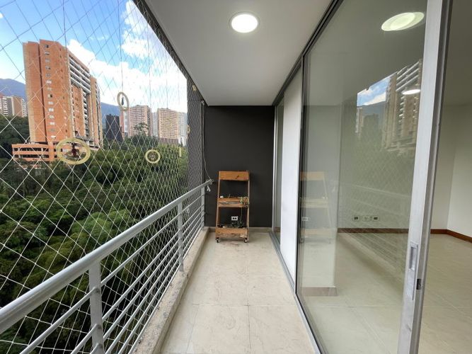 Apartamento de 3 alcobas en arriendo en Cumbres, Envigado, 80 m² · foto 8 de 19