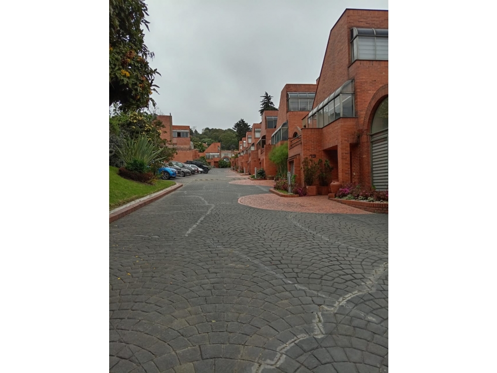 Casa en venta en Niza, Bogotá · foto 2 de 24