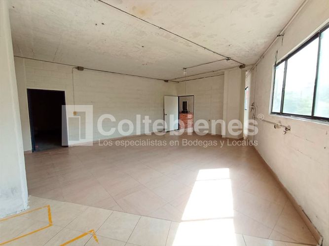 Bodega en arriendo en Trinidad, Medellín, 510 m² · foto 4 de 24