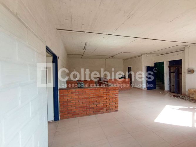 Bodega en arriendo en Trinidad, Medellín, 510 m² · foto 6 de 24