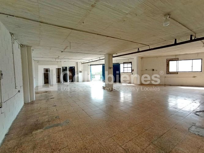 Bodega en arriendo en Trinidad, Medellín, 510 m² · foto 9 de 24