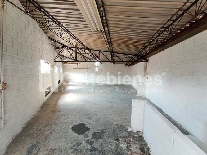 Bodega en arriendo en Trinidad, Medellín, 510 m² · foto 22 de 24