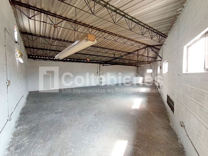Bodega en arriendo en Trinidad, Medellín, 510 m² · foto 24 de 24