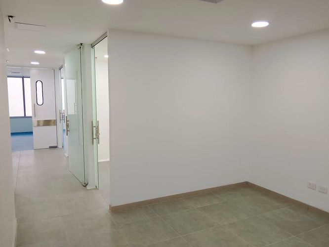 Oficina en arriendo en El Poblado, Envigado, 98 m² · foto 15 de 19
