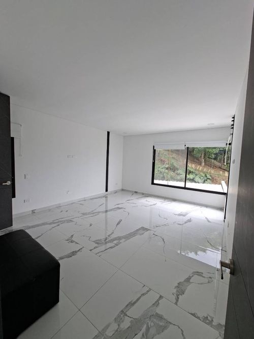 Casa de 4 alcobas en venta en Acopi, Yumbo, 270 m² · foto 9 de 17