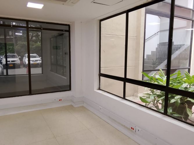 Oficina en arriendo en La Aguacatala, Medellín, 62 m² · foto 12 de 14