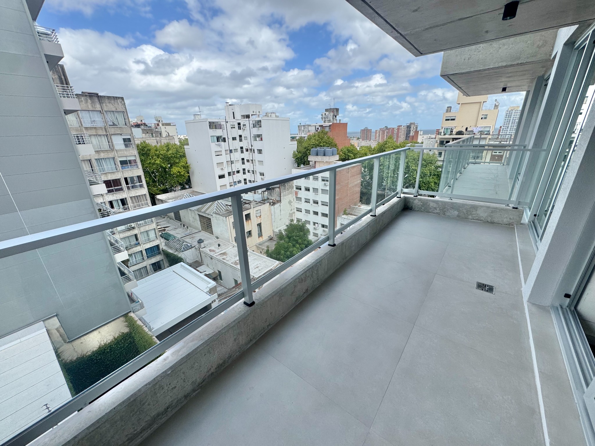 Venta de apartamento de 1 dormitorio a estrenar en Centro - Widok 2