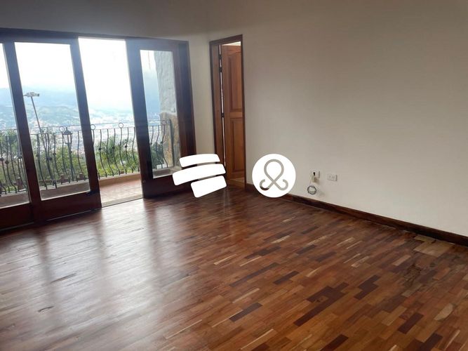 Casa de 4 alcobas en venta en Loma Del Escobero, Envigado · foto 11 de 23