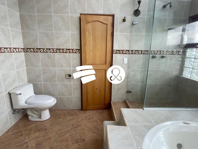 Casa de 4 alcobas en venta en Loma Del Escobero, Envigado · foto 18 de 23