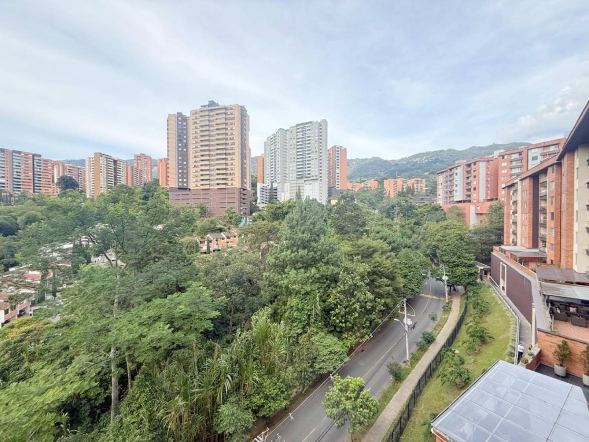 Apartamento en arriendo en Cumbres, Envigado · foto 17 de 18