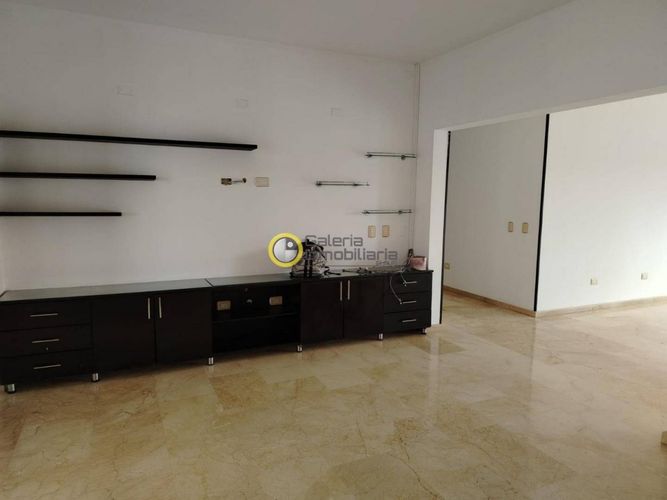 Casa de 3 alcobas en arriendo en Ruitoque, Piedecuesta, 320 m² · foto 2 de 24