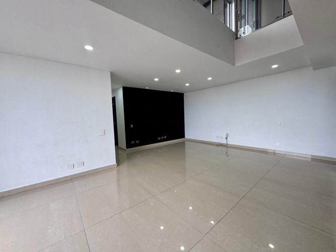 Apartamento de 3 alcobas en arriendo en Señorial, Envigado, 306 m² · foto 2 de 20