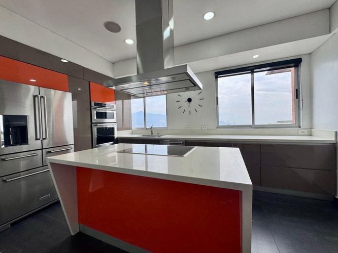Apartamento de 3 alcobas en arriendo en Señorial, Envigado, 306 m² · foto 6 de 20