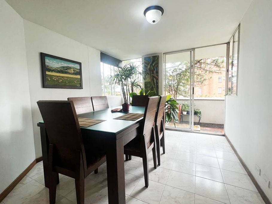 Apartamento en venta en El Poblado, Medellín · foto 2 de 12