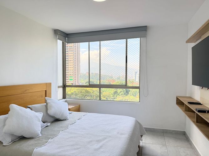 Apartamento de 3 alcobas en arriendo en El Poblado, Medellín, 84 m² · foto 8 de 17