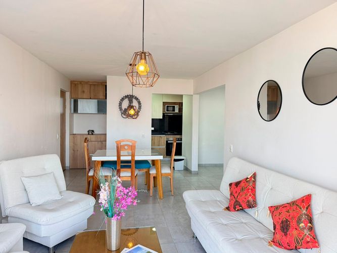 Apartamento de 3 alcobas en arriendo en El Poblado, Medellín, 84 m² · foto 3 de 17