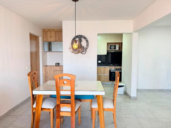 Apartamento de 3 alcobas en arriendo en El Poblado, Medellín, 84 m² · foto 4 de 17