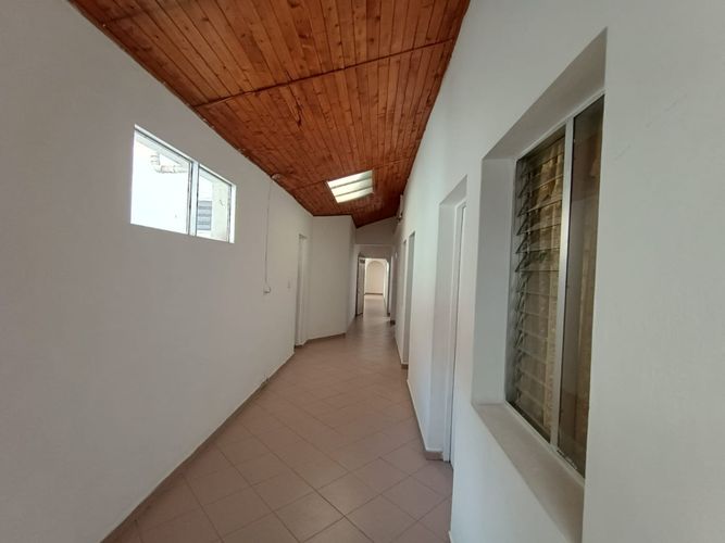 Casa de 9 alcobas en venta en Prado, Medellín, 220 m² · foto 2 de 7