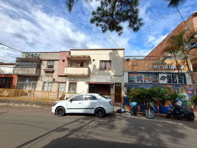Casa de 9 alcobas en venta en Prado, Medellín, 220 m² · foto 7 de 7