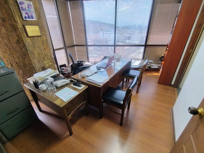 Oficina en venta en La Candelaria, Medellín, 244 m² · foto 4 de 20