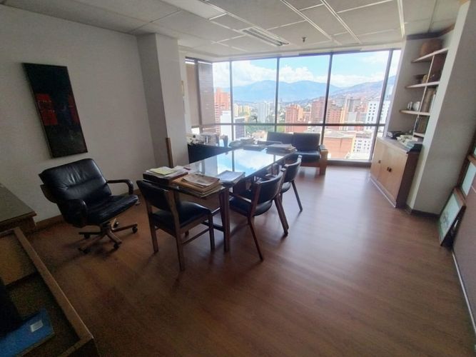 Oficina en venta en La Candelaria, Medellín, 244 m² · foto 7 de 20