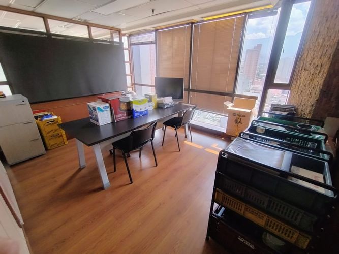Oficina en venta en La Candelaria, Medellín, 244 m² · foto 11 de 20