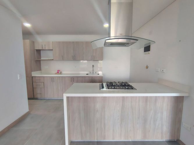 Apartamento de 2 alcobas en arriendo en Pantanillo, Envigado, 86 m² · foto 3 de 16