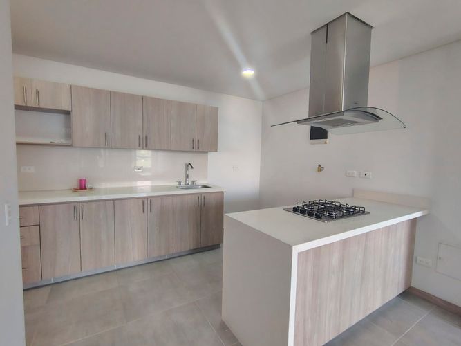 Apartamento de 2 alcobas en arriendo en Pantanillo, Envigado, 86 m² · foto 4 de 16