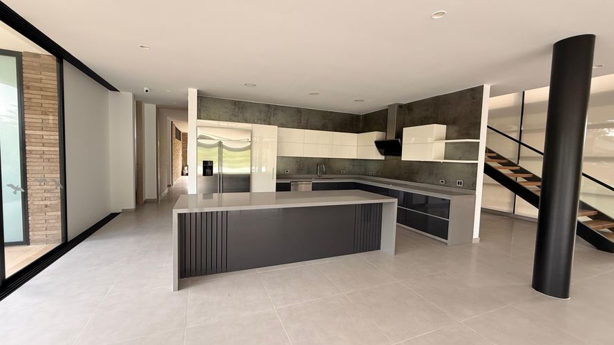 Casa de 4 alcobas en venta en Tribunas Corcega, Pereira · foto 4 de 15