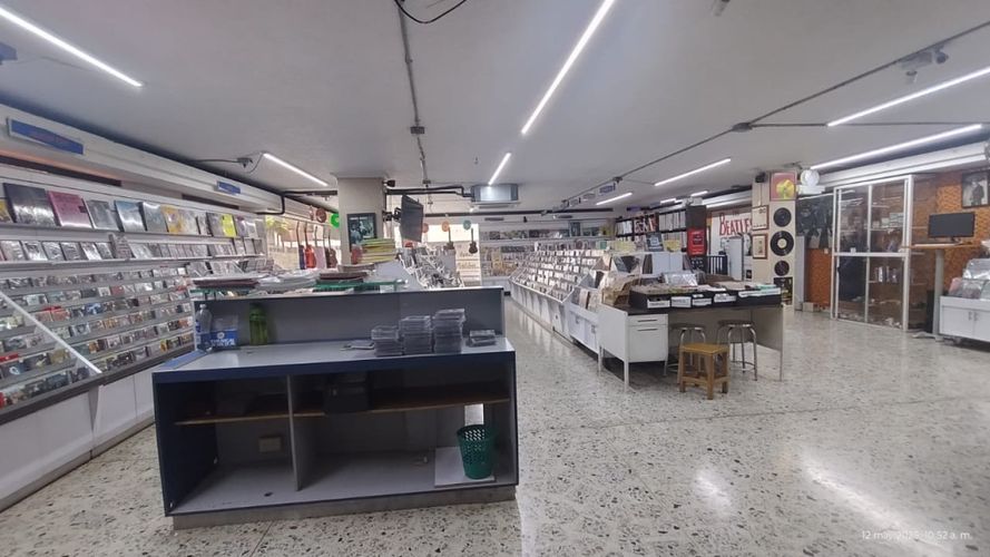Local en venta en Villa Nueva, Medellín, 211 m² · foto 4 de 15
