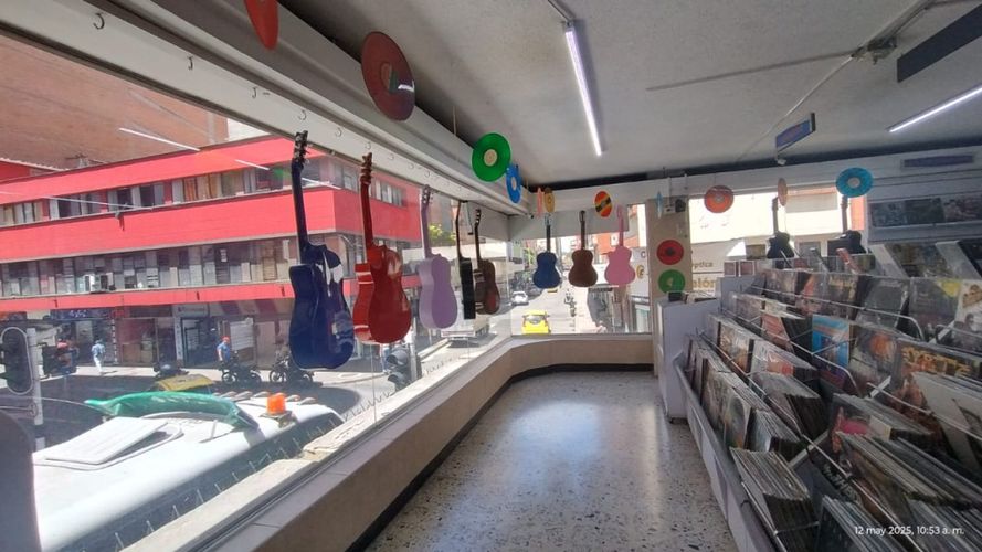 Local en venta en Villa Nueva, Medellín, 211 m² · foto 8 de 15