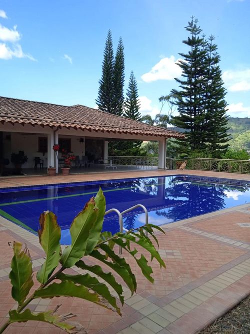 Finca en venta en Actividad Multiple, Copacabana, 560 m² · foto 4 de 24