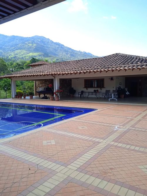Finca en venta en Actividad Multiple, Copacabana, 560 m² · foto 5 de 24