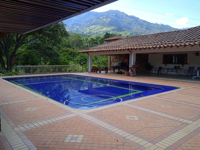 Finca en venta en Actividad Multiple, Copacabana, 560 m² · foto 6 de 24