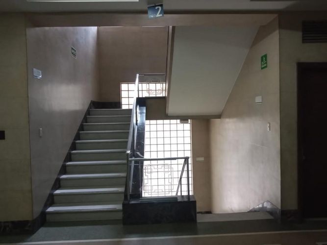Oficina en arriendo en La Candelaria, Medellín, 674 m² · foto 3 de 24