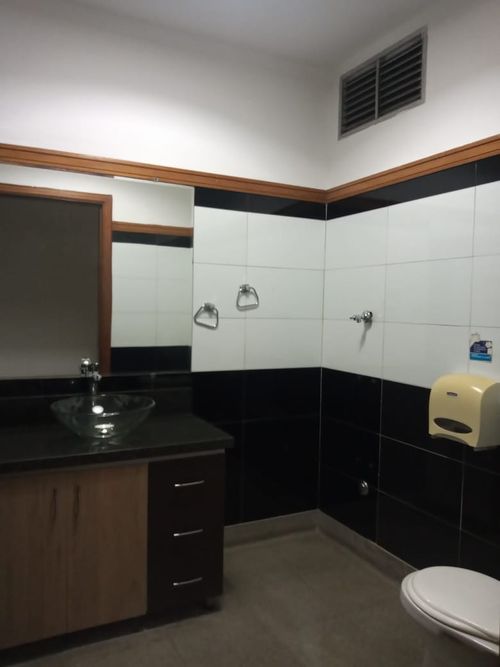Oficina en arriendo en La Candelaria, Medellín, 674 m² · foto 12 de 24