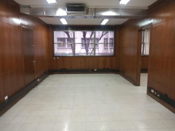 Oficina en arriendo en La Candelaria, Medellín, 674 m² · foto 13 de 24