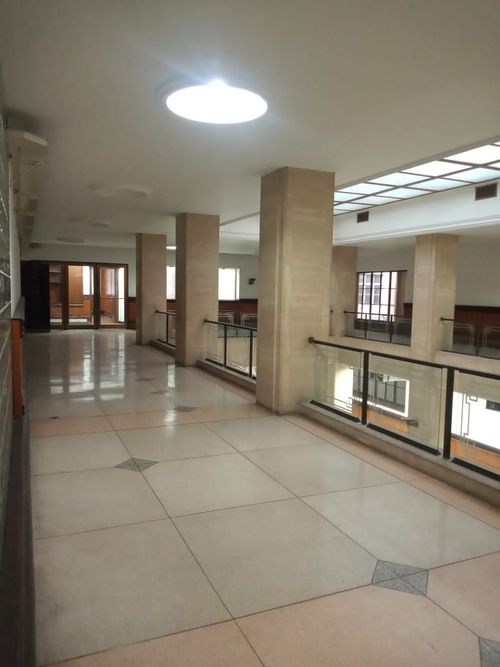 Oficina en arriendo en La Candelaria, Medellín, 674 m² · foto 23 de 24