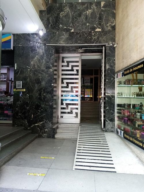 Local en arriendo en La Candelaria, Medellín, 455 m² · foto 2 de 16