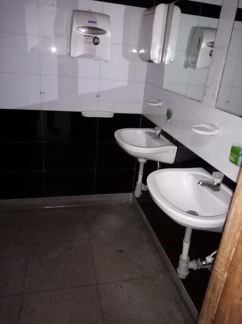Local en arriendo en La Candelaria, Medellín, 455 m² · foto 13 de 16